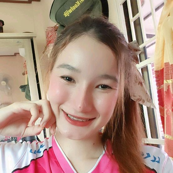 Profile Picture of Lisa smiles🇳🇱🇹🇭 (@lisa.smiles7) on Tiktok