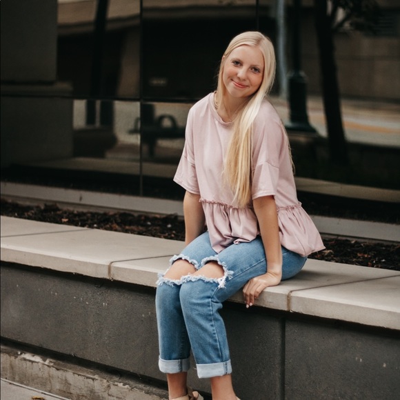 Profile Picture of Morgyn Goldsberry (@morgyn_g) on Poshmark