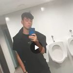 Profile Picture of makeon (@aaron_bulls) on Instagram