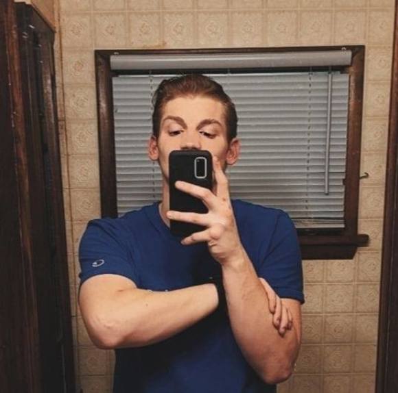 Profile Picture of Joshua Wheary (@joshuawheary) on Poshmark