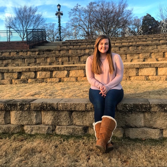 Profile Picture of Mikala Gabany (@mikaykk) on Poshmark