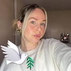 Profile Picture of Helen James (@Helen-James) on Facebook