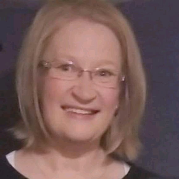 Profile Picture of Janel Proft (@janelproft) on Poshmark