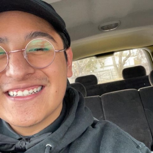 Profile Picture of Zachary Salazar (@zacharysalazar9) on Poshmark