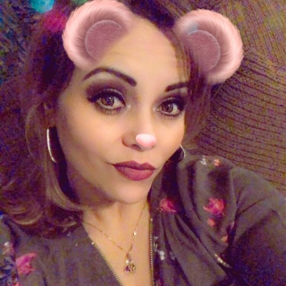 Profile Picture of Ofelia Aguirre (@yancarlo14) on Poshmark