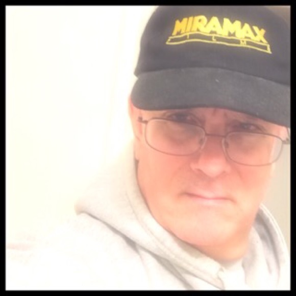 Profile Picture of Richard Calvert (@thefabulous52) on Poshmark