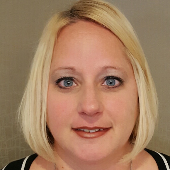 Profile Picture of Stephenie Triplett (@sat2017) on Poshmark