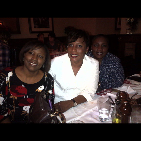 Profile Picture of Glenda Affholder (@gaffhold) on Poshmark