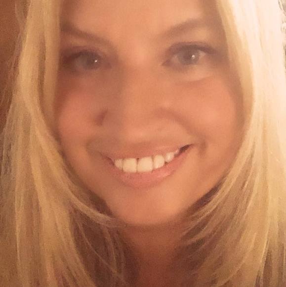 Dena Flynn-harmon - Poshmark Profile Picture of Dena Flynn-harmon (@dena1470) on Poshmark