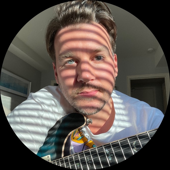 Profile Picture of Wes Roberts (@wesleysroberts) on Poshmark