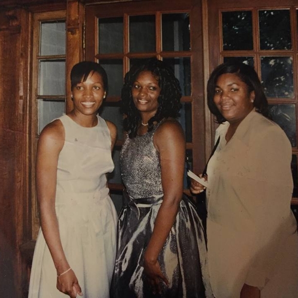 Profile Picture of Renee Newton (@journi47) on Poshmark