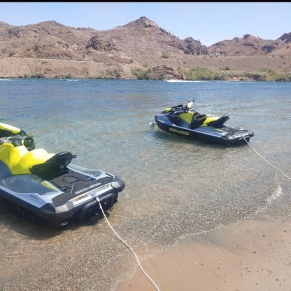 Profile Picture of Lucy Mazuca (@lulale0708) on Poshmark