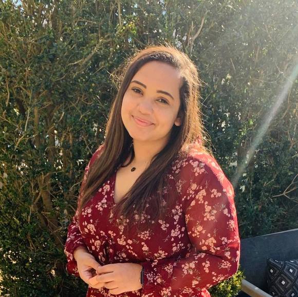 Profile Picture of Hannah Starling (@hannahnichole77) on Poshmark