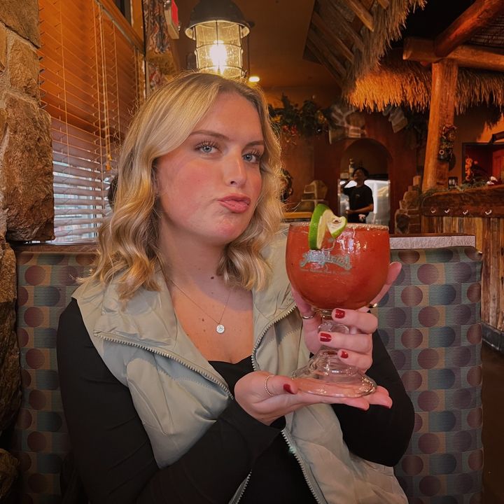 Profile Picture of   anna wendorf (@annawendorf)... (@annawendorf) on Tiktok