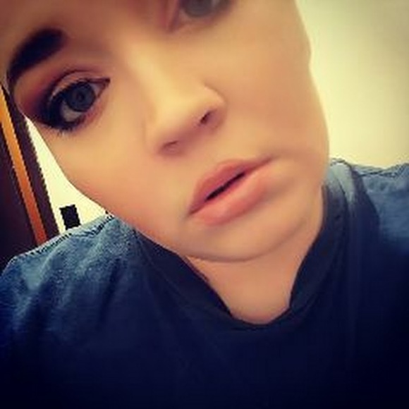 Profile Picture of Heather Eaglen (@heaglen6) on Poshmark