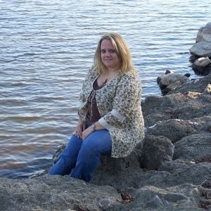 Profile Picture of Joanie Bloomfield (@joaniesingsforhim) on Myspace