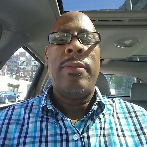 Profile Picture of John Reeves (@john9256) on Poshmark