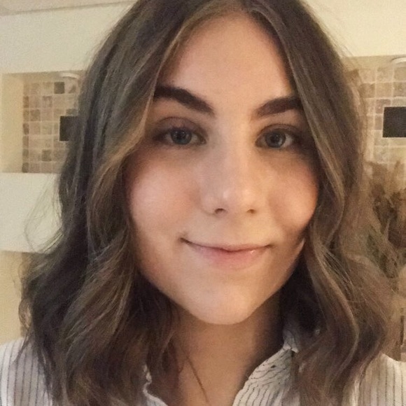 Shae Laurencelle - Poshmark Profile Picture of Shae Laurencelle (@shaaealexandra) on Poshmark