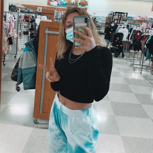 Profile Picture of Kylee Kwiatkowski (@kyleekk) on Poshmark