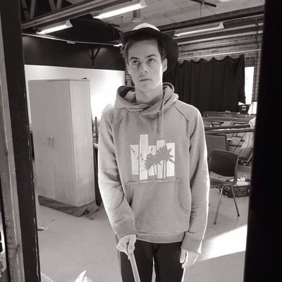 Profile Picture of Penetrator Chris💛 (@EvaMohn02) on Twitter