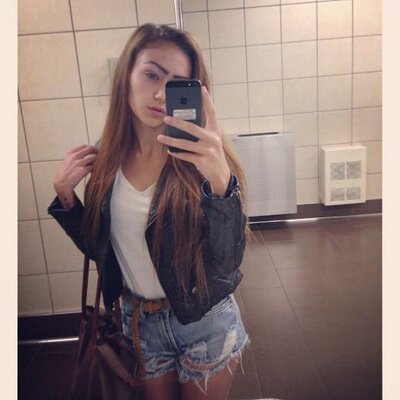 Profile Picture of Cynthia Tavares (@CynthiaxoMarie_) on Twitter