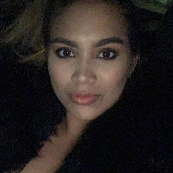 Profile Picture of Maria Padron (@mechopr) on Poshmark