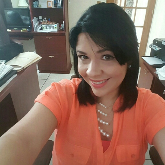 Profile Picture of Dorcas Diaz (@ddiaz0419) on Poshmark