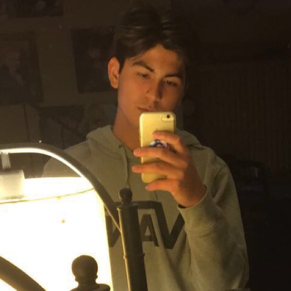 Profile Picture of Justin Dillard (@justiinjp) on Poshmark