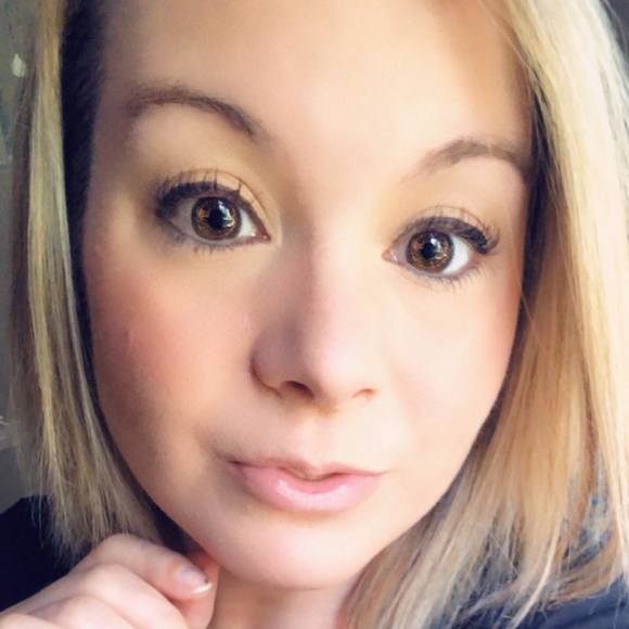 Profile Picture of Kelli Mcgee (@mrskmcgee388) on Poshmark