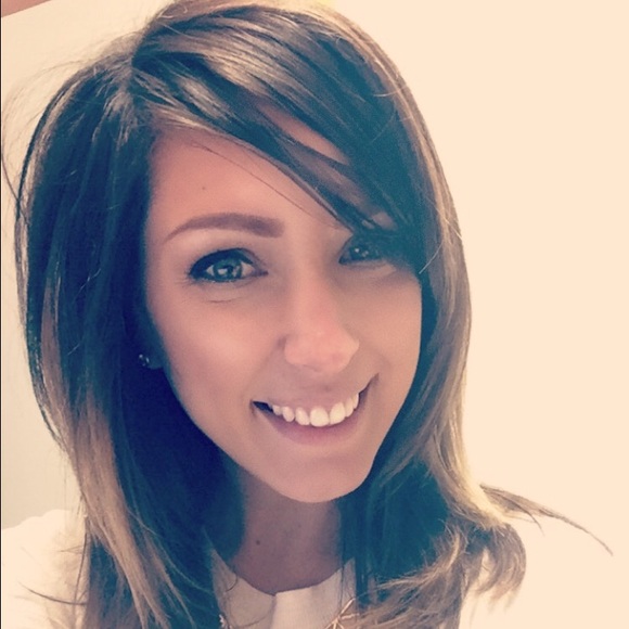 Profile Picture of Carly Keyser (@carlymk00) on Poshmark
