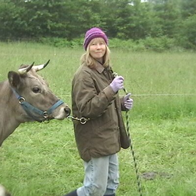 Profile Picture of Jacqueline Freeman (@FarmGirlwithCow) on Twitter