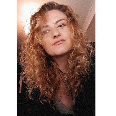 Profile Picture of Helen 🦖 (@helen_foster_) on Twitter