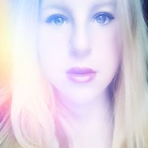 Profile Picture of Lara Mullen (@_Larissa_M03_) on Twitter