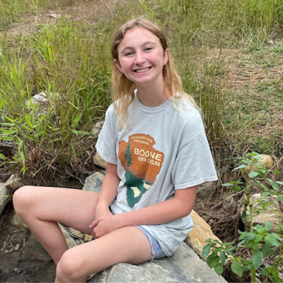 Profile Picture of Aimee Griffiths (@aimeegriffiths2) on Poshmark