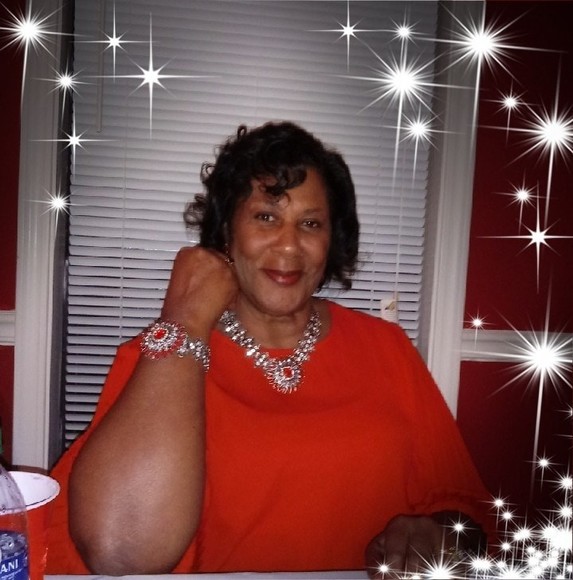 Profile Picture of Alfreder Sims (@mickeysista04) on Poshmark