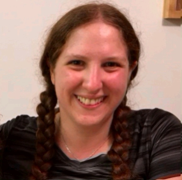 Profile Picture of Ariel Reynante (@plusch3) on Poshmark