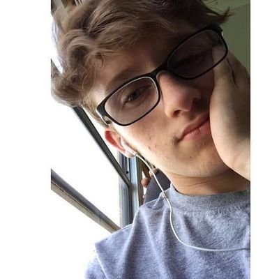 Profile Picture of Brandon Webber 👓 (@imBrandonWebber) on Twitter