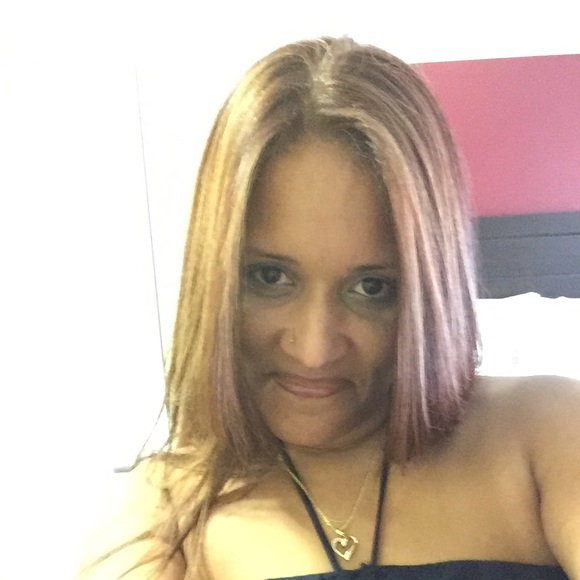 Profile Picture of Eileen Hill (@eilkor41) on Poshmark