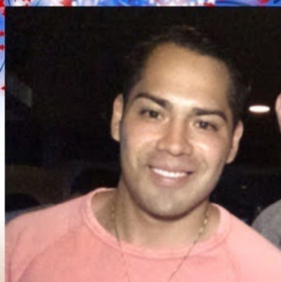 Profile Picture of Peter Moya (@moyap1) on Poshmark