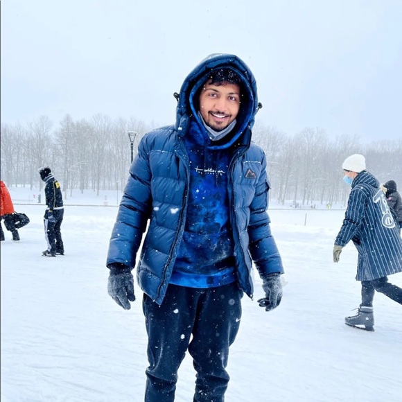 Profile Picture of Slesh Bagadia (@sleshbagadia) on Poshmark