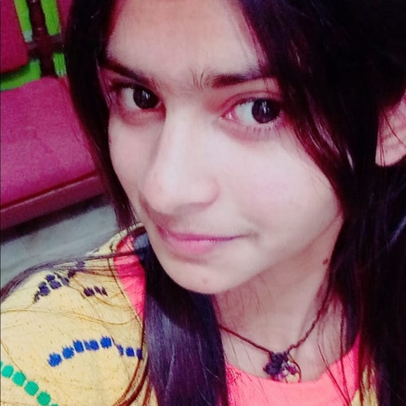 Profile Picture of Aarti Aarti (@canaarti123) on Poshmark