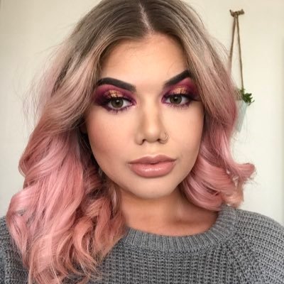 Profile Picture of Holly Nelson (@hollynelson___) on Twitter