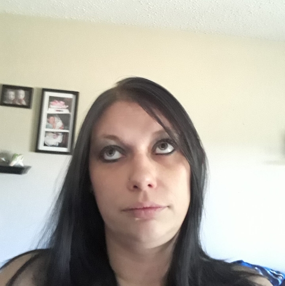 Profile Picture of Amy Michael (@amichael2) on Poshmark