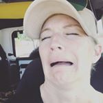 Profile Picture of MomBreakdowns (@mombreakdowns) on Instagram