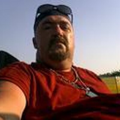 Profile Picture of Jeffrey Ronald (@crazy__hippie) on Twitter