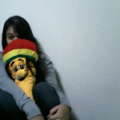 Profile Picture of Claudia Caldera (@claudiaV502) on Twitter