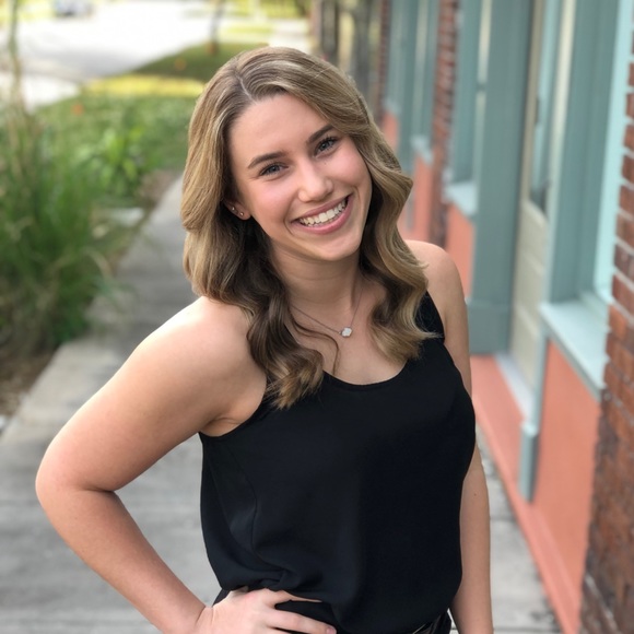 Profile Picture of Emily Swidock (@eswidock) on Poshmark