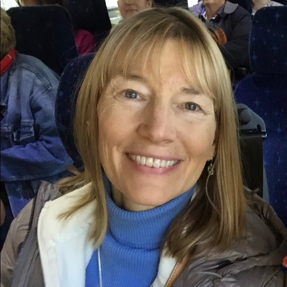 Profile Picture of Sharen Gromling (@sharengromling) on Poshmark