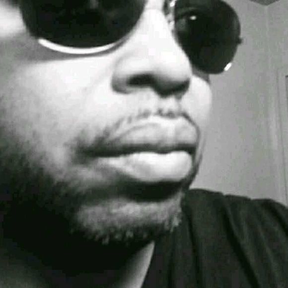 Profile Picture of Neil Ferguson (@choklatboywndr) on Poshmark