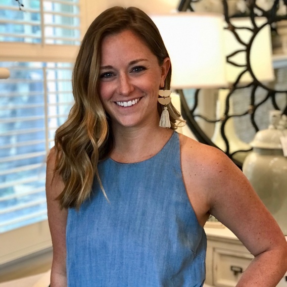 Sarah Malpass - Poshmark Profile Picture of Sarah Malpass (@smalpass14) on Poshmark